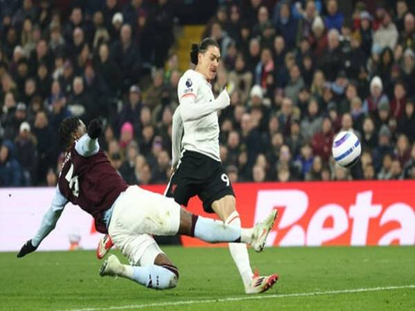 Ngoại hạng Anh 20/2: Darwin Nunez và pha bỏ lỡ khó tin