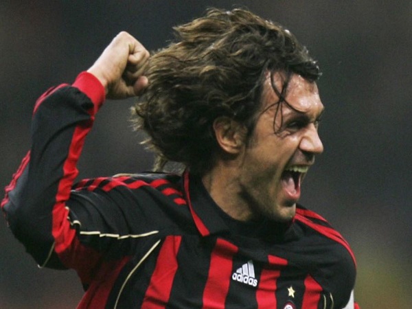 Paolo Maldini là 1 cầu thủ ý đẹp trai