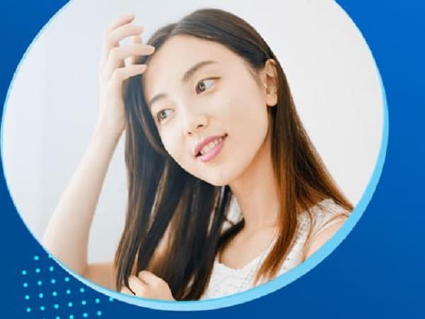 Ý nghĩa tướng phụ nữ hay vuốt tóc trong nhân tướng học