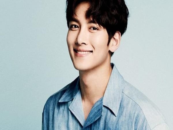 Cằm đầy đặn, hài hòa với khuôn mặt