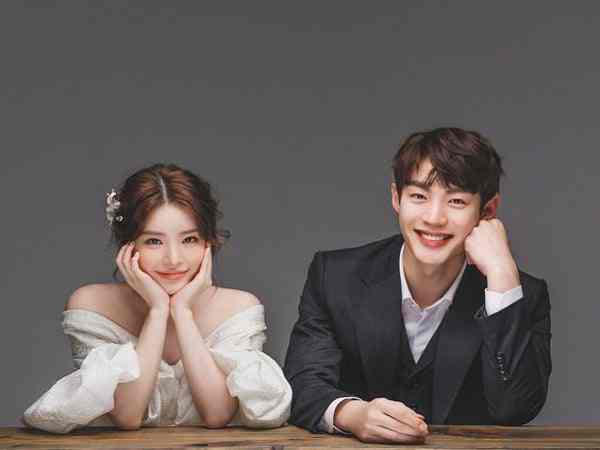 Phân tích chồng 2000 vợ 1998 có hợp không, cưới năm nào?