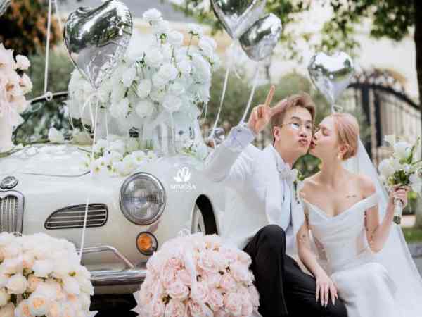 chồng 1999 vợ 2002 có hợp không