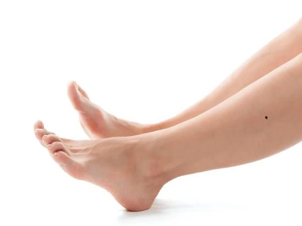 nốt ruồi ở bắp chân phải nữ