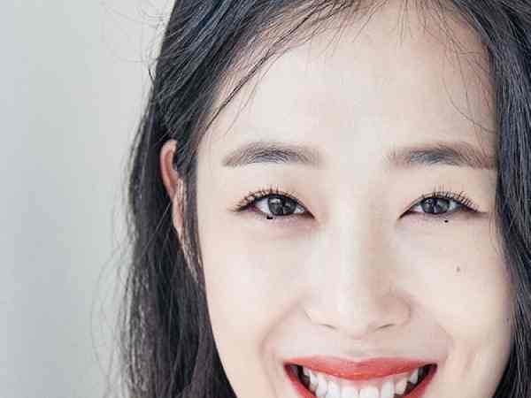 nốt ruồi dưới bọng mắt phải nữ