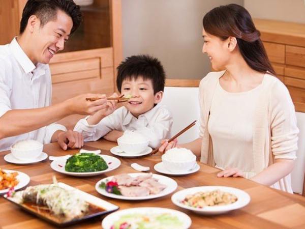 Hóa giải vận hạn hiệu quả khi chiêm bao thấy ăn cơm