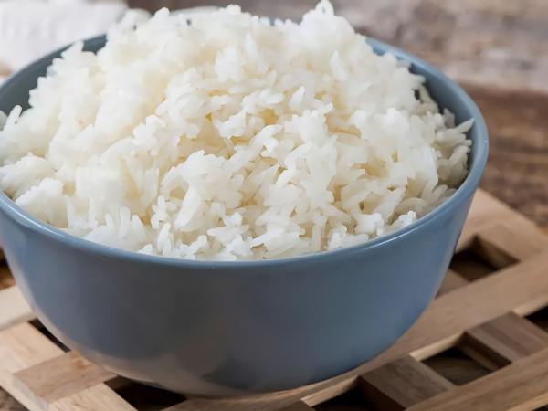 Nằm mơ thấy mình ăn cơm