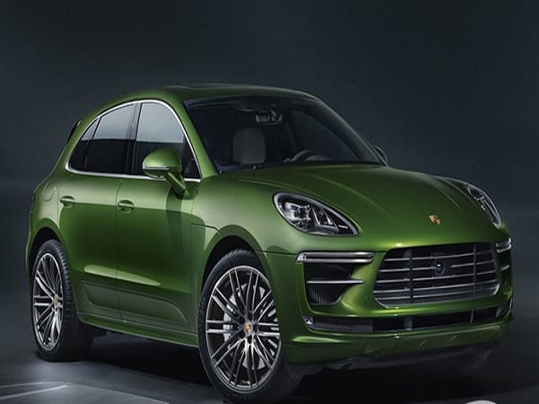 Nữ 1995 hợp màu xe gì