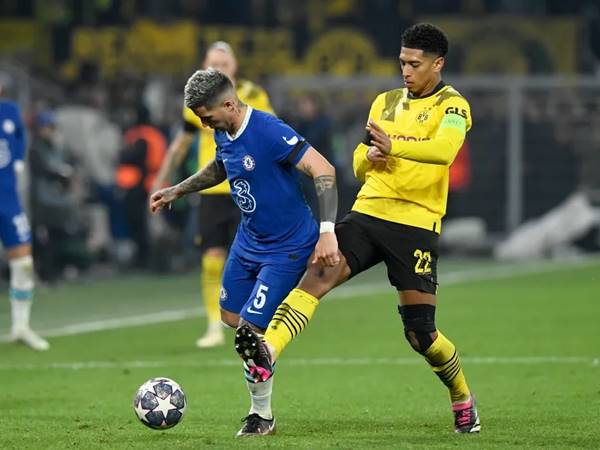 So sánh Jude Bellingham và Enzo Fernandez So sánh Jude Bellingham và Enzo Fernandez